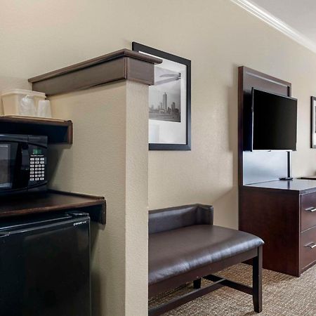 Comfort Inn & Suites Fort Worth - Fossil Creek Exterior photo