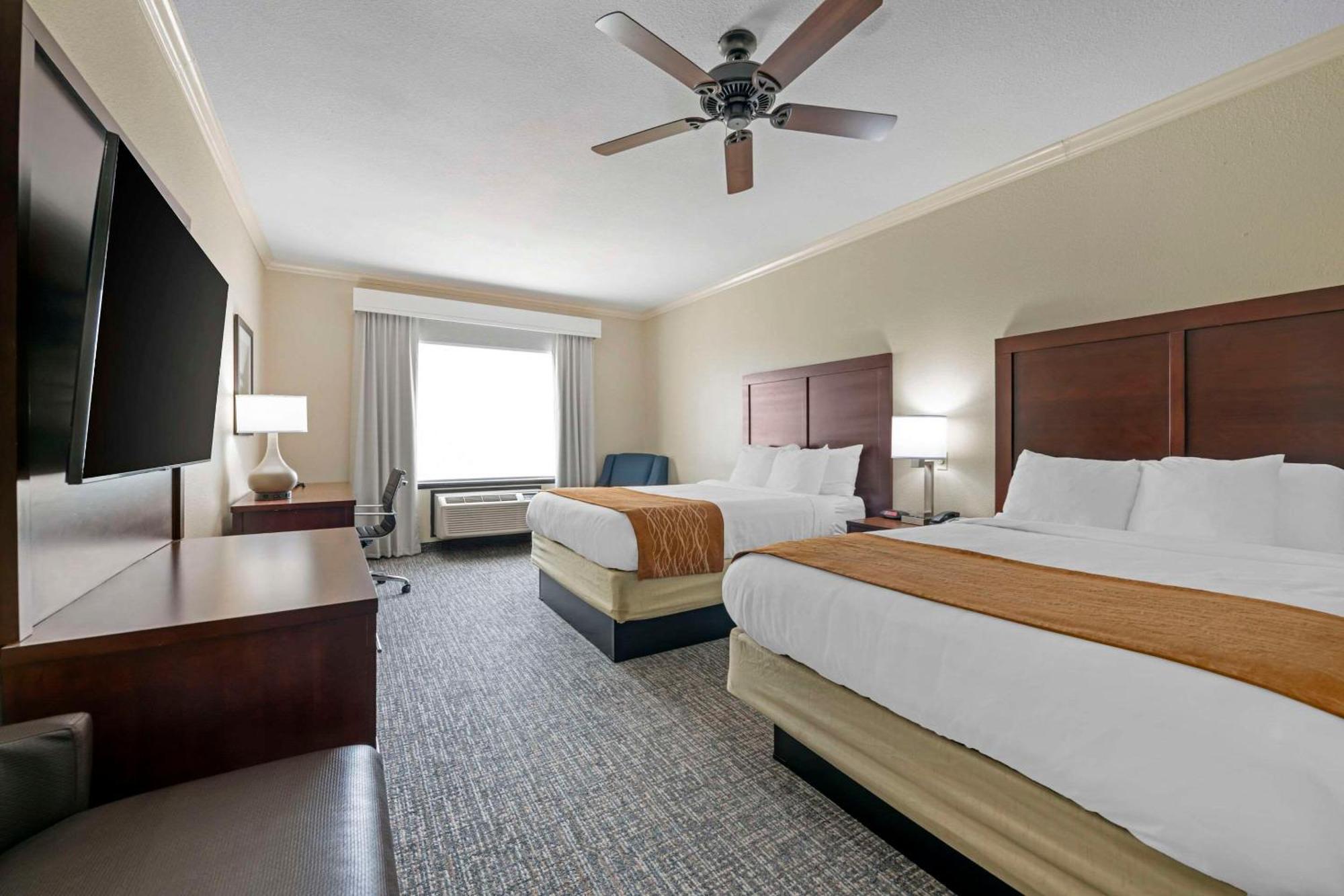 Comfort Inn & Suites Fort Worth - Fossil Creek Exterior photo