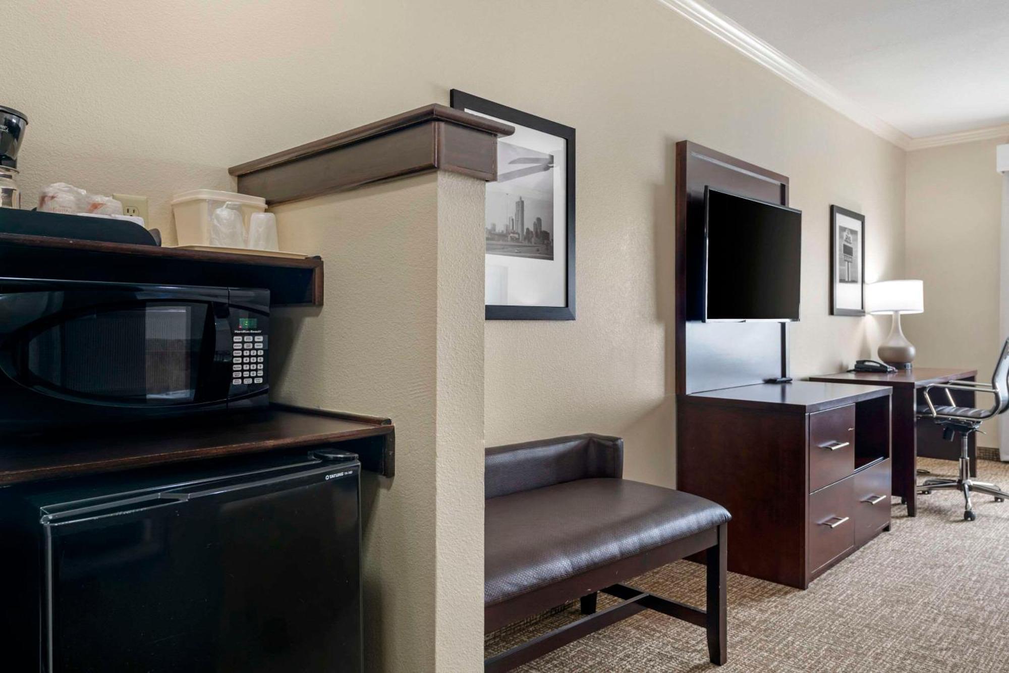 Comfort Inn & Suites Fort Worth - Fossil Creek Exterior photo