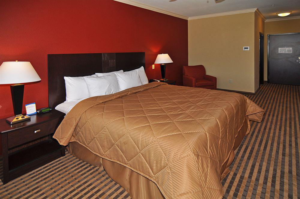 Comfort Inn & Suites Fort Worth - Fossil Creek Exterior photo